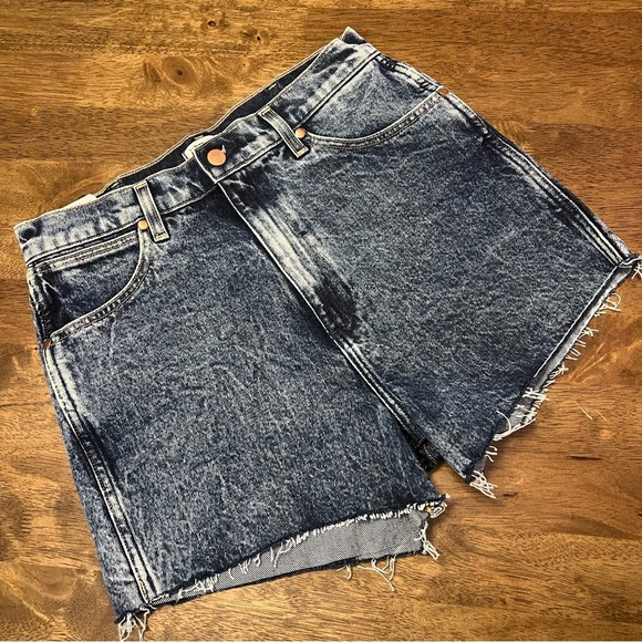 NWT Wrangler High Rise Festival Short Size 29 Women’s Blue Jean Denim - Picture 2 of 9